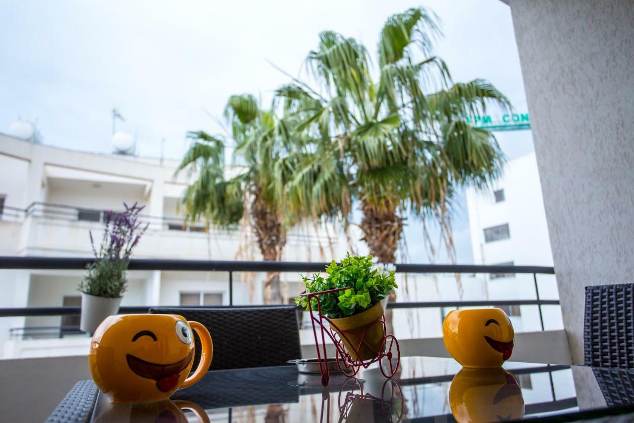 לרנקה Yippee! Apartments I Town Center מראה חיצוני תמונה