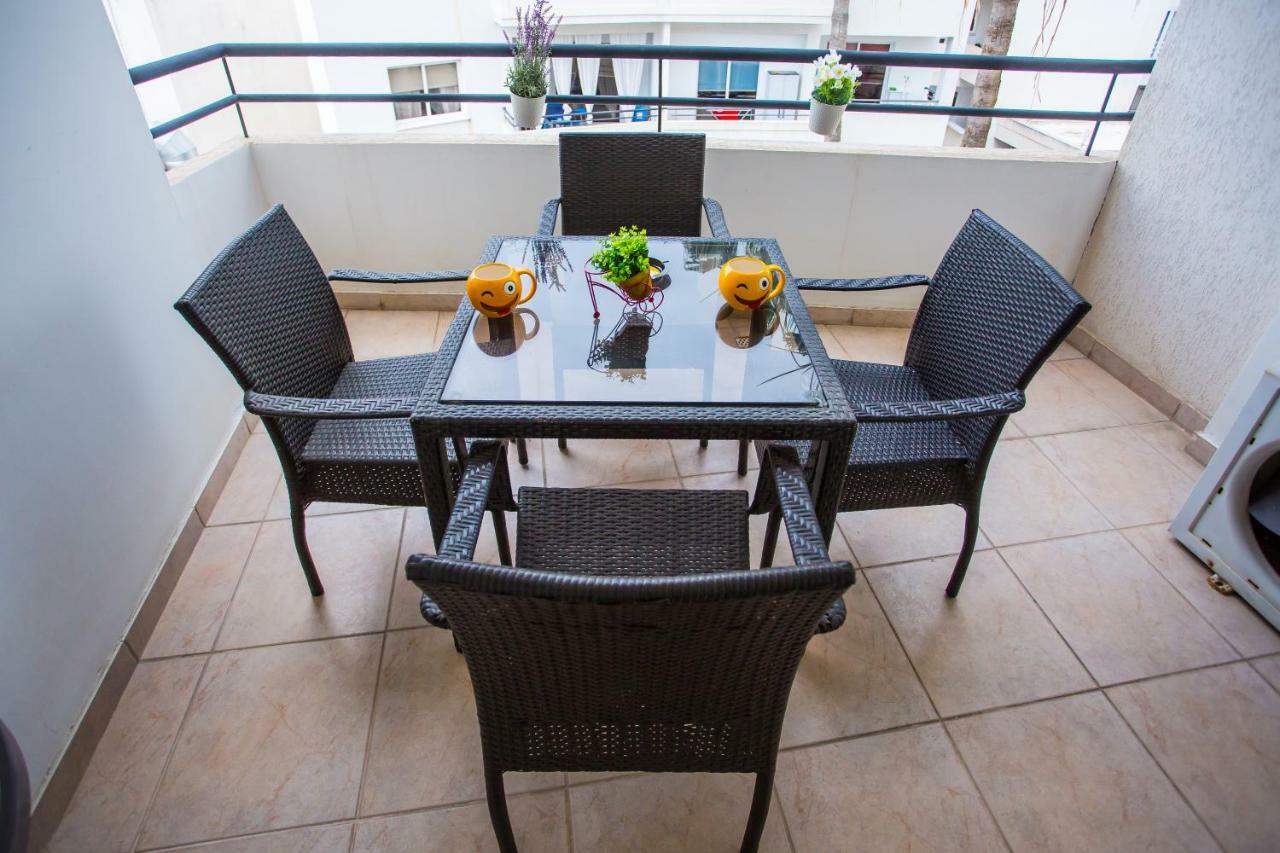 לרנקה Yippee! Apartments I Town Center מראה חיצוני תמונה
